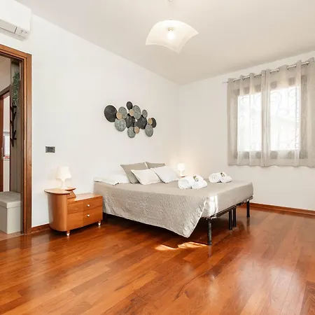 Dependance La Terrazza With Stunning Seaview アパート アレンツァーノ