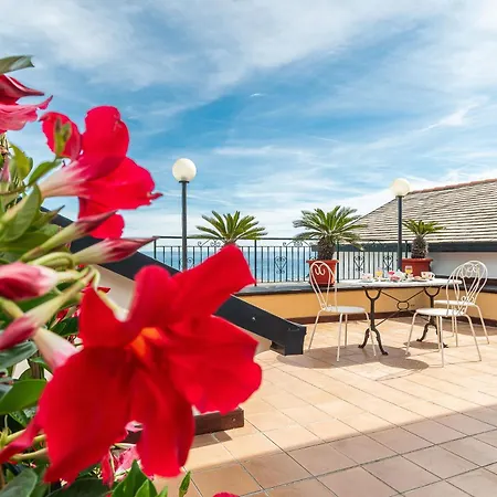 Dependance La Terrazza With Stunning Seaview Apartment *