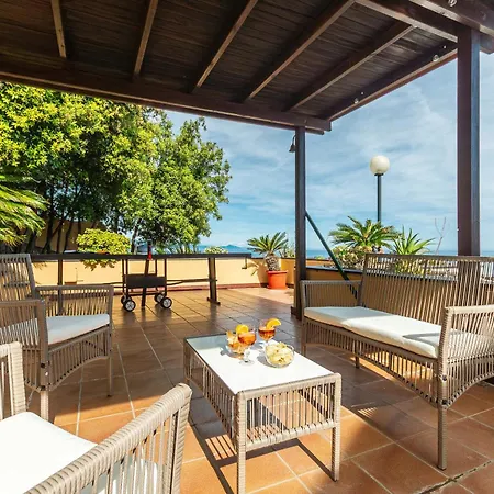 Apartment Dependance La Terrazza With Stunning Seaview