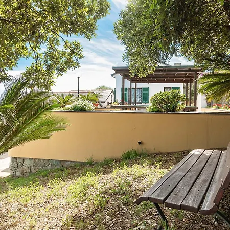 Dependance La Terrazza With Stunning Seaview Apartment Arenzano